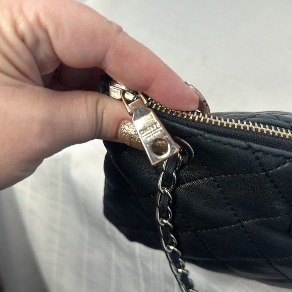 DKNY quilted leather handbag and wallet set. - Picture 8 of 17